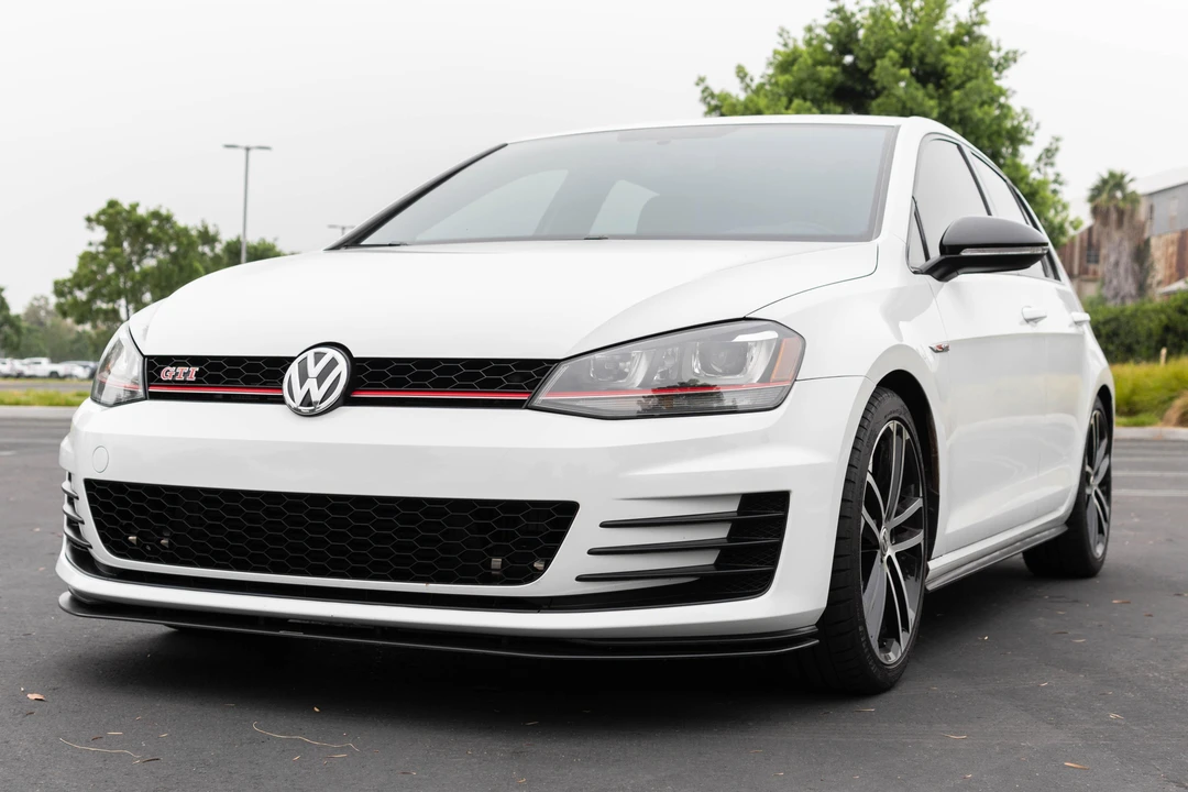2017 Volkswagen GTI Mk7 - Image 2 of 31