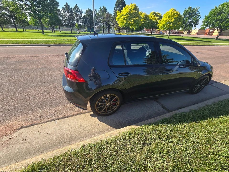 2017 Volkswagen GTI Mk7 - Image 26 of 31