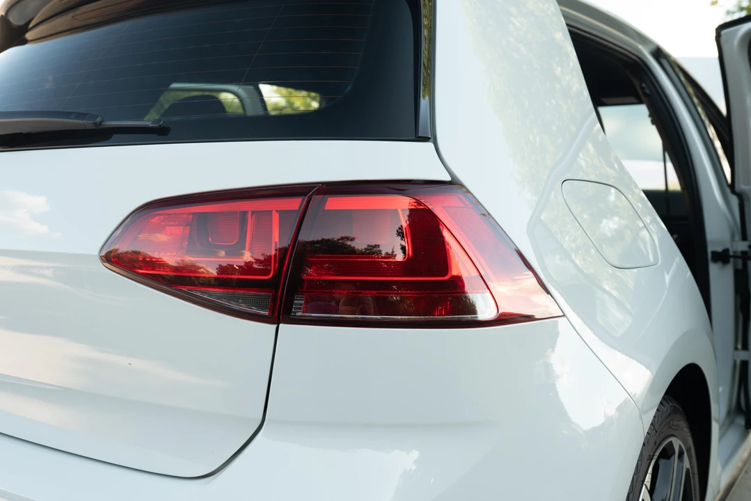 2017 Volkswagen GTI Mk7 - Image 18 of 31