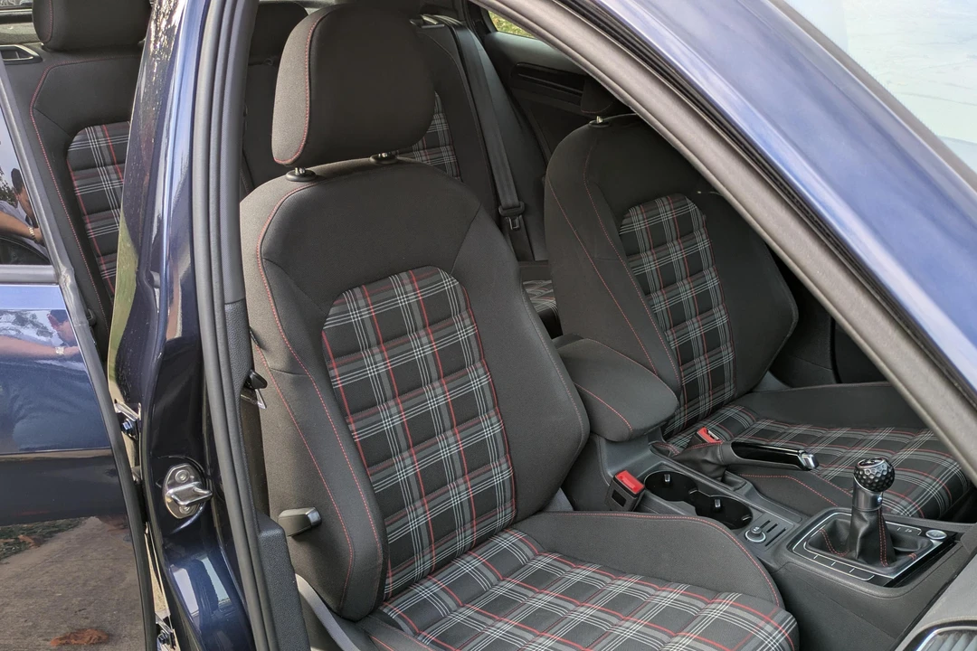 2017 Volkswagen GTI Mk7 - Image 29 of 31