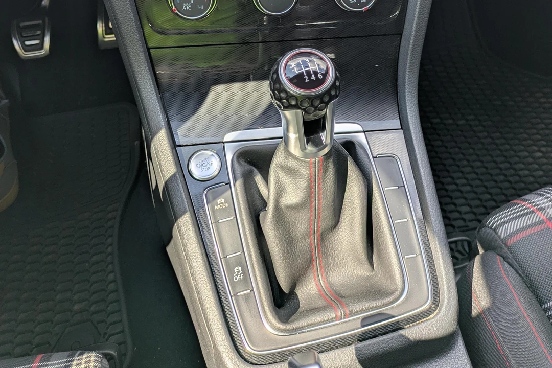 2017 Volkswagen GTI Mk7 - Image 30 of 31