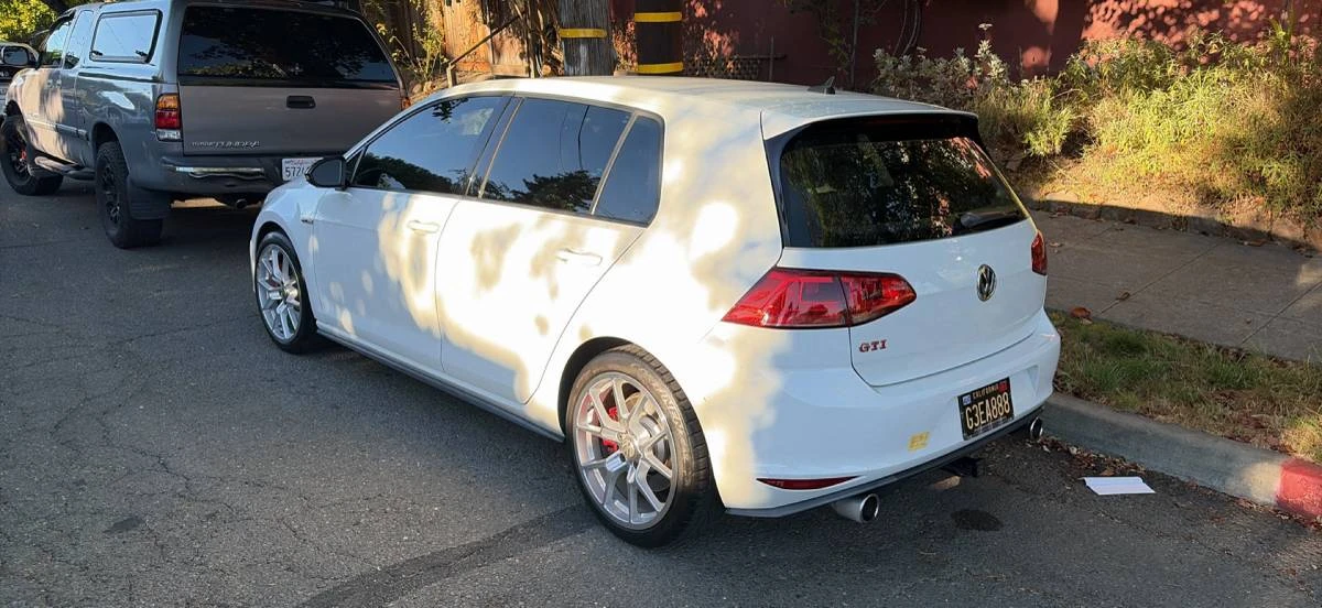 2017 Volkswagen GTI Mk7 - Image 2 of 6