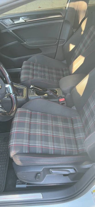 2017 Volkswagen GTI Mk7 - Image 5 of 6
