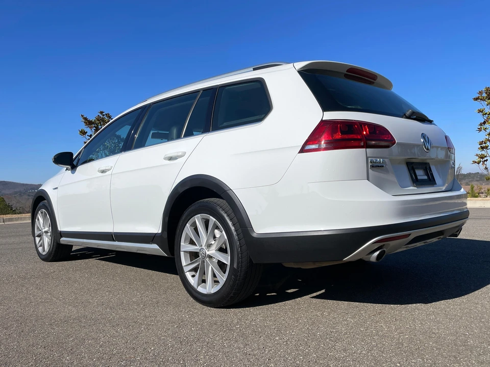 2017 Volkswagen Golf Mk7 - Image 9 of 31