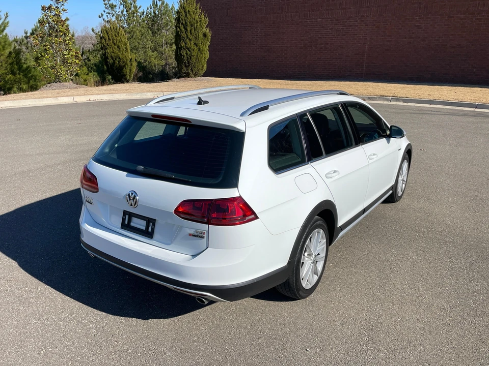 2017 Volkswagen Golf Mk7 - Image 11 of 31