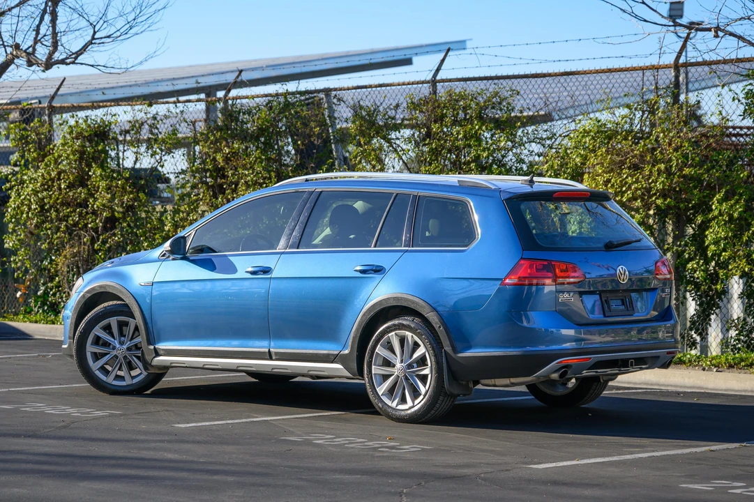 2017 Volkswagen Golf Mk7 - Image 9 of 31