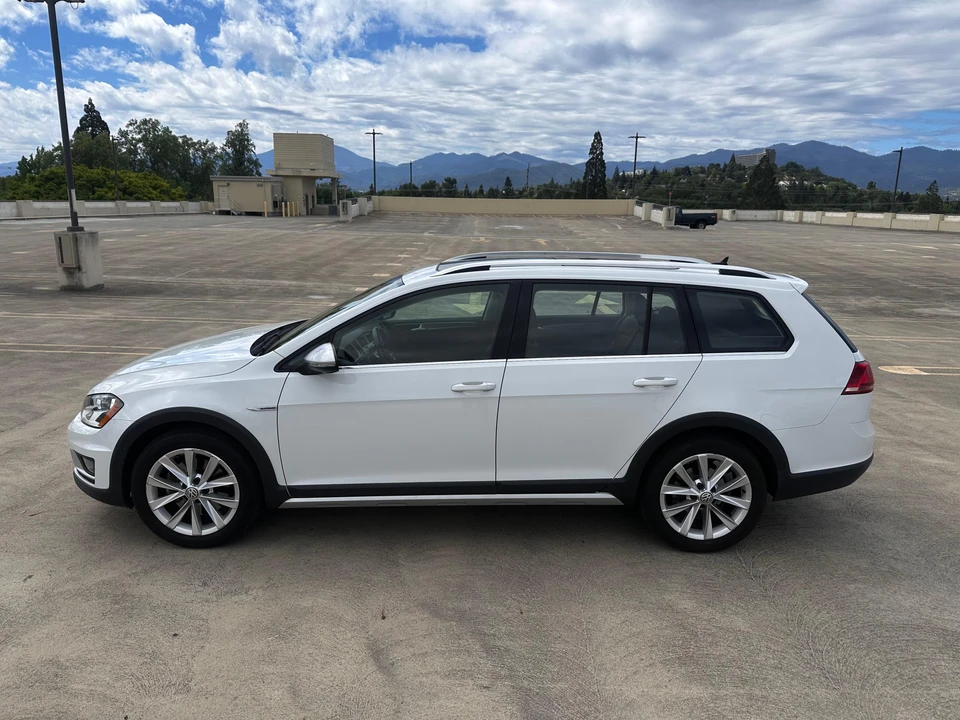 2017 Volkswagen Golf Mk7 - Image 10 of 31
