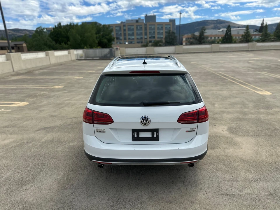 2017 Volkswagen Golf Mk7 - Image 12 of 31