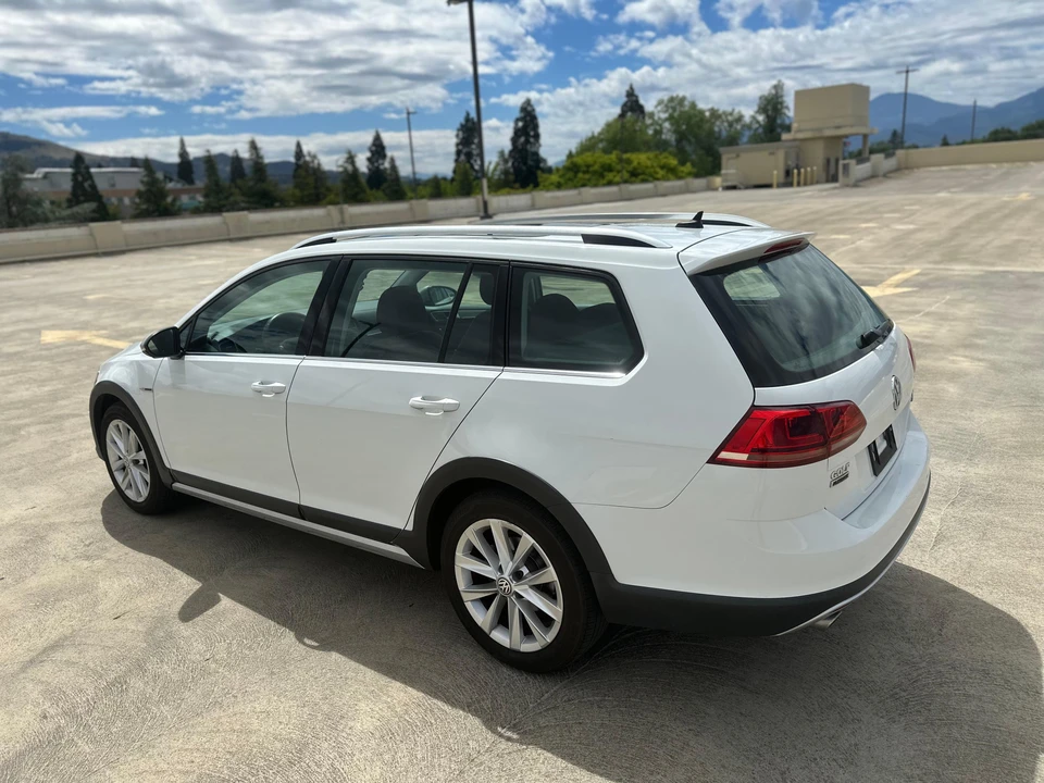 2017 Volkswagen Golf Mk7 - Image 11 of 31