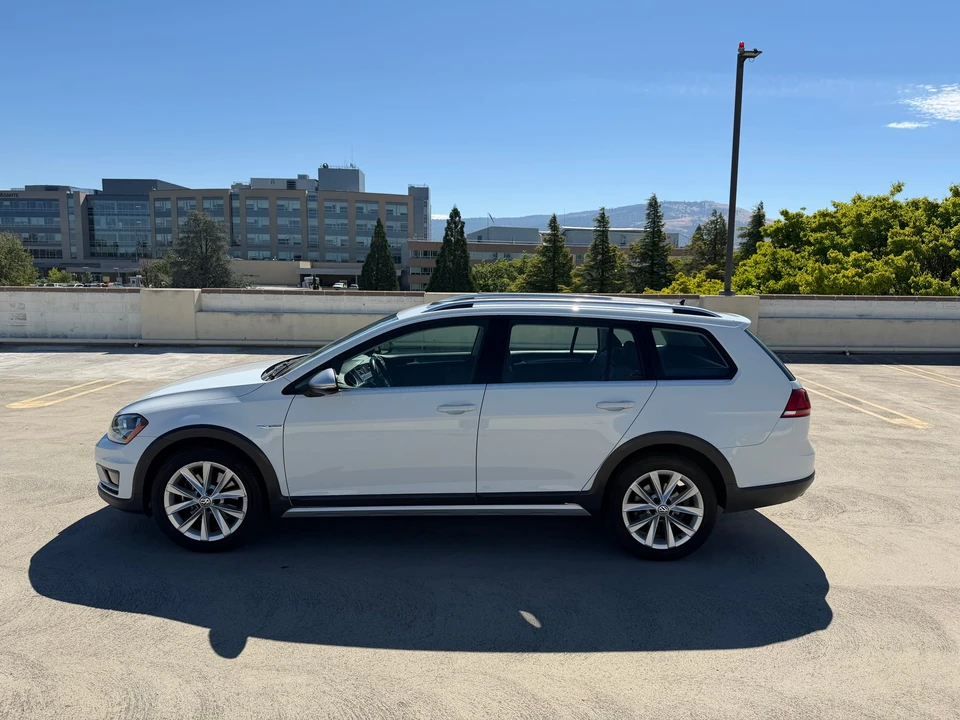 2017 Volkswagen Golf Mk7 - Image 9 of 31