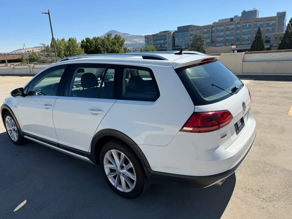 2017 Volkswagen Golf Mk7 - Image 10 of 31