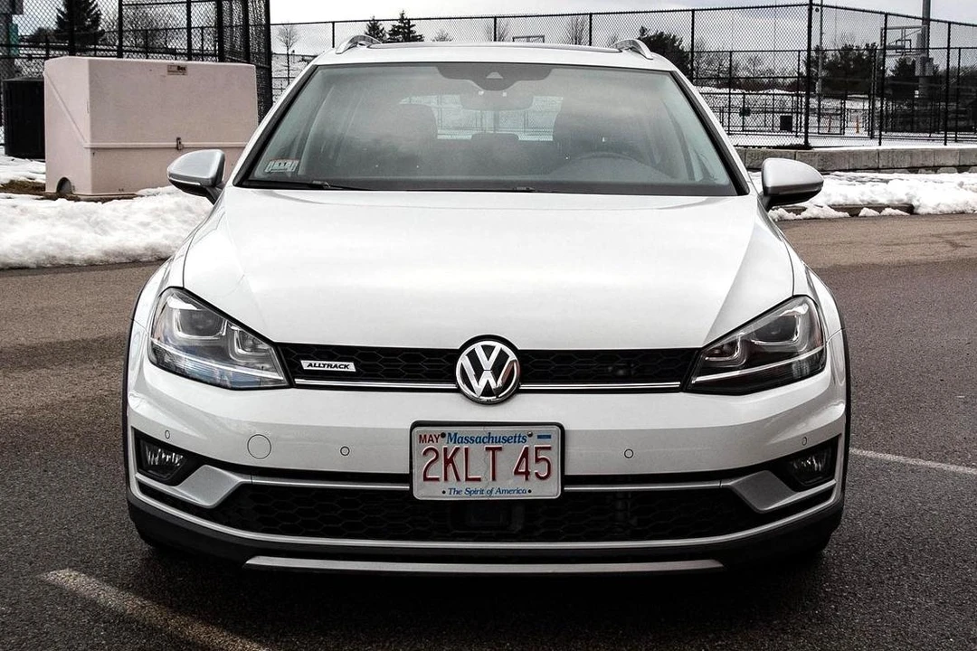 2017 Volkswagen Golf Mk7 - Image 2 of 31