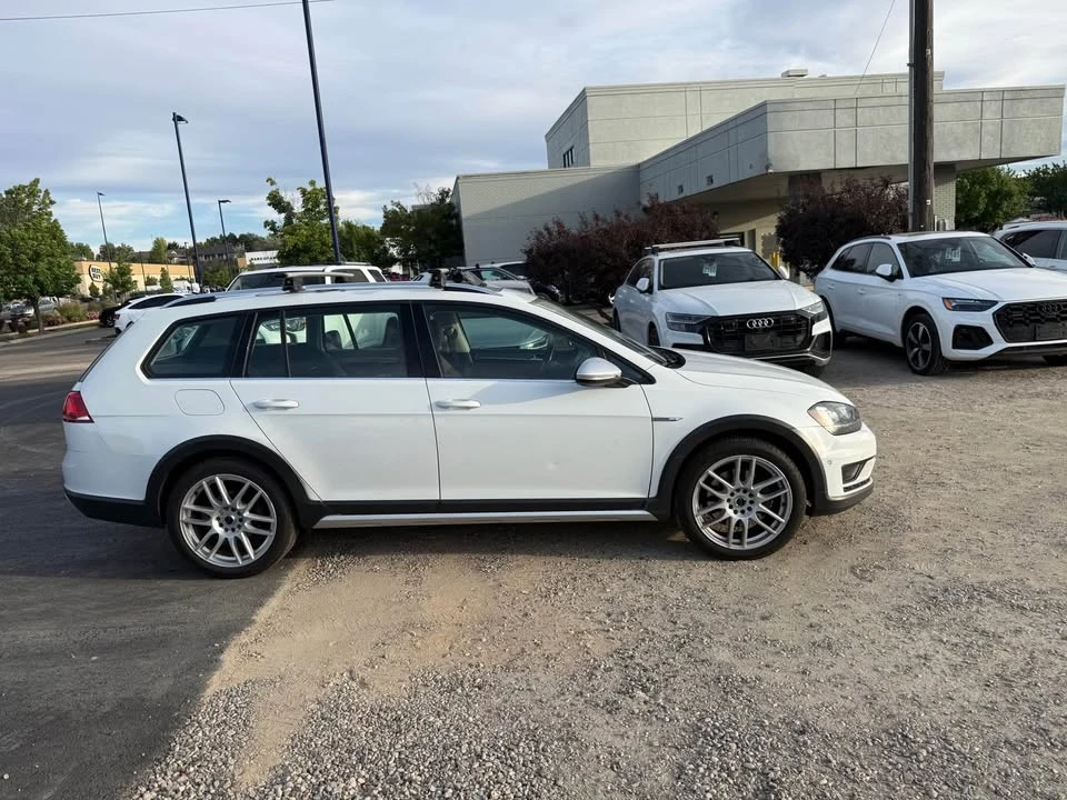 2017 Volkswagen Golf Mk7 - Image 2 of 10