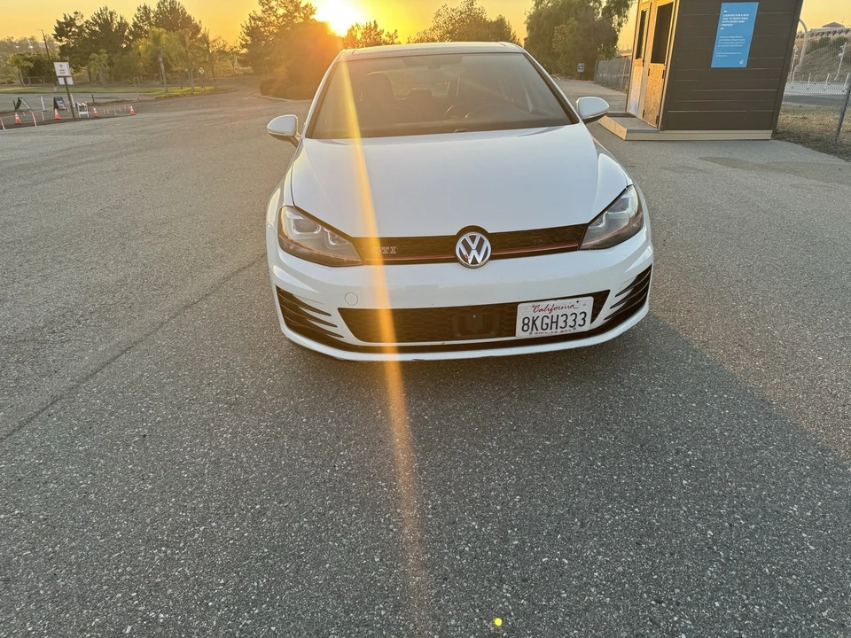 2017 Volkswagen Golf Mk7 - Image 2 of 16
