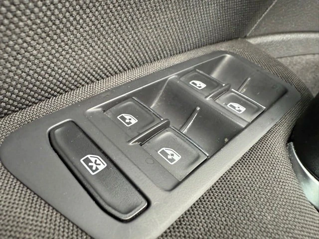 2017 Volkswagen GTI Mk7 - Image 11 of 20