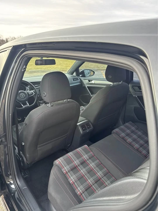 2017 Volkswagen GTI Mk7 - Image 11 of 11
