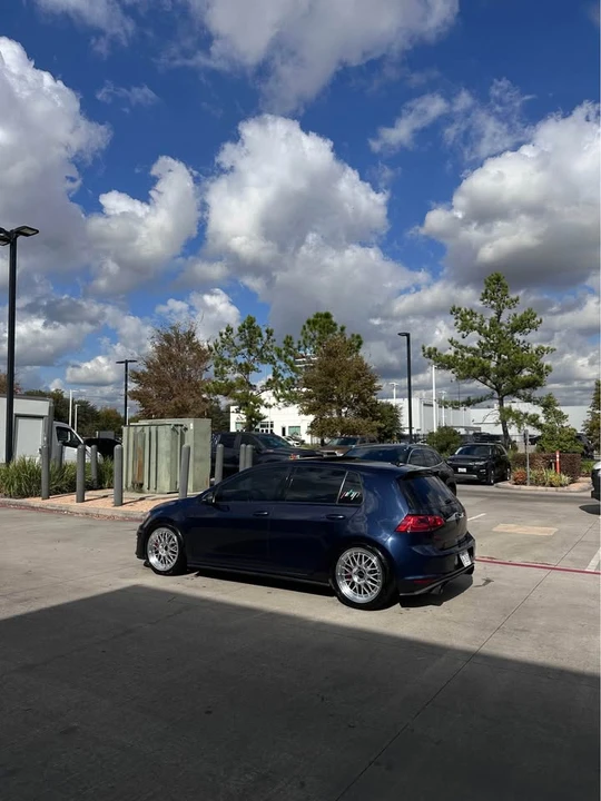 2017 Volkswagen GTI Mk7 - Image 2 of 19
