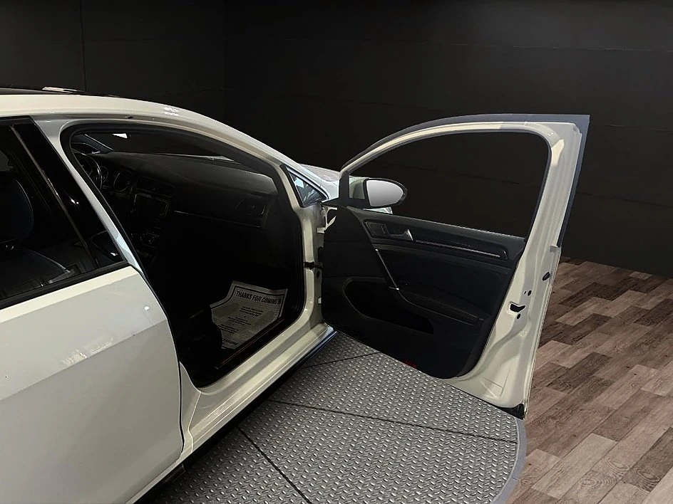 2017 Volkswagen GTI Mk7 - Image 19 of 20
