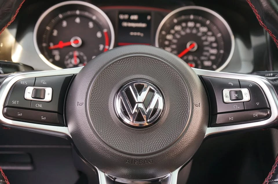 2017 Volkswagen GTI Mk7 - Image 17 of 20