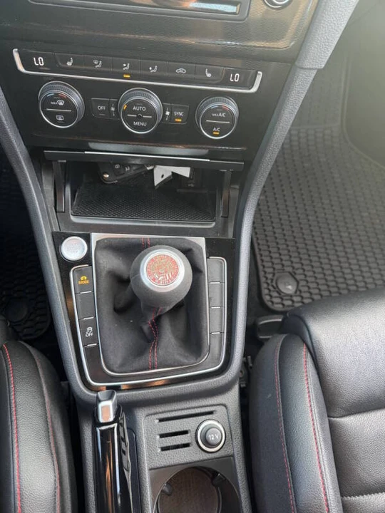 2017 Volkswagen GTI Mk7 - Image 28 of 31