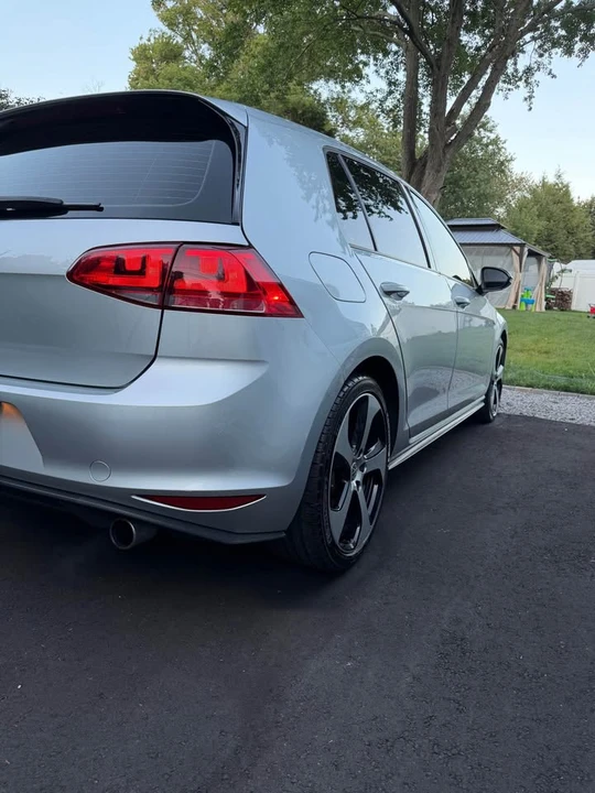 2017 Volkswagen GTI Mk7 - Image 6 of 10