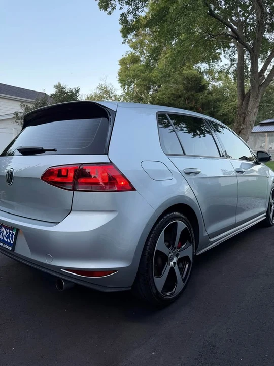 2017 Volkswagen GTI Mk7 - Image 7 of 10