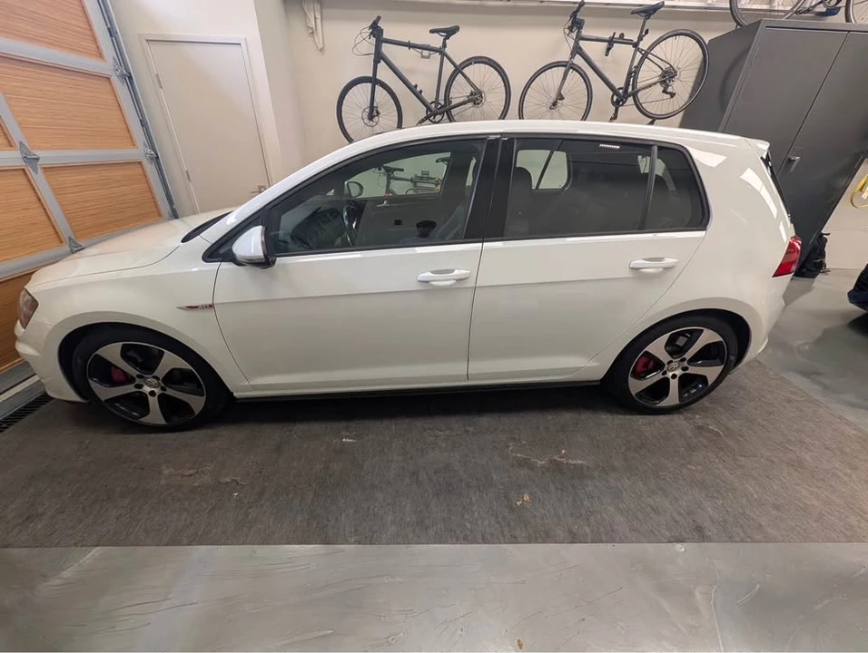 2017 Volkswagen GTI Mk7 - Image 4 of 8