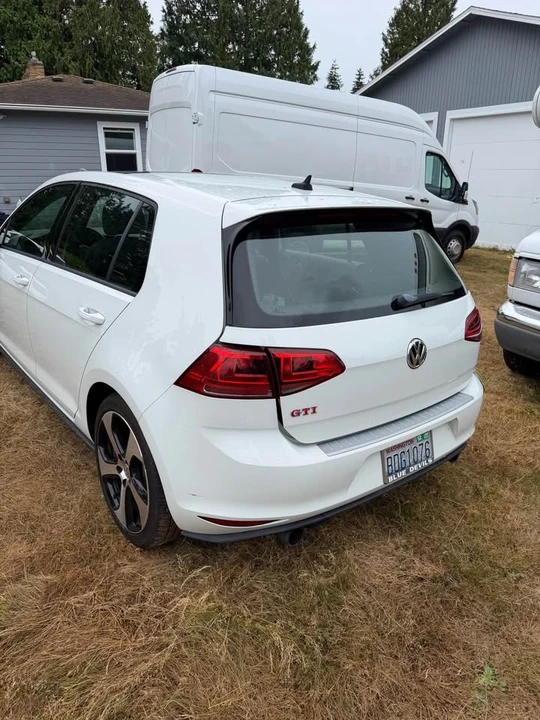 2017 Volkswagen GTI Mk7 - Image 9 of 12