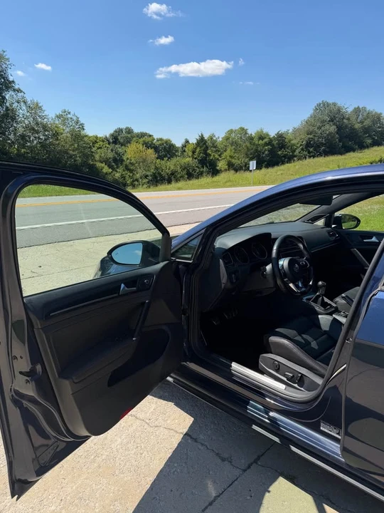 2017 Volkswagen GTI Mk7 - Image 9 of 19