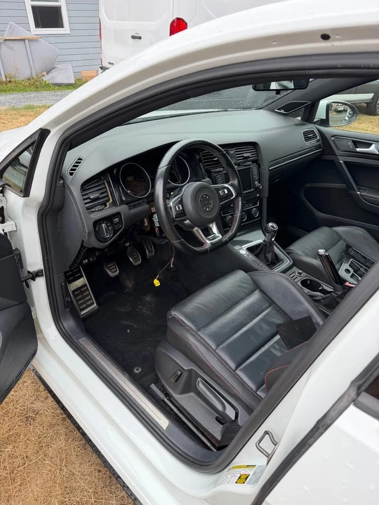 2017 Volkswagen GTI Mk7 - Image 10 of 12