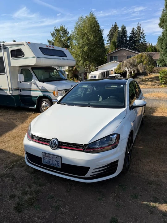2017 Volkswagen GTI Mk7 - Image 2 of 12