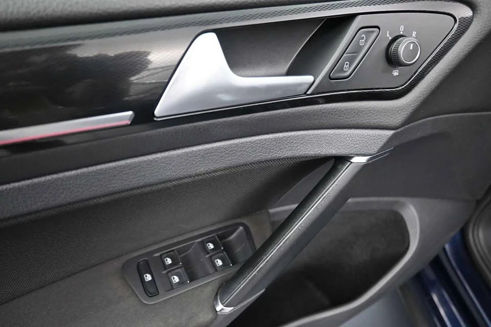2017 Volkswagen GTI Mk7 - Image 5 of 10