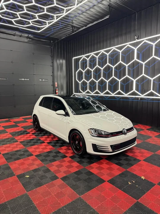 2017 Volkswagen GTI Mk7 - Image 4 of 6