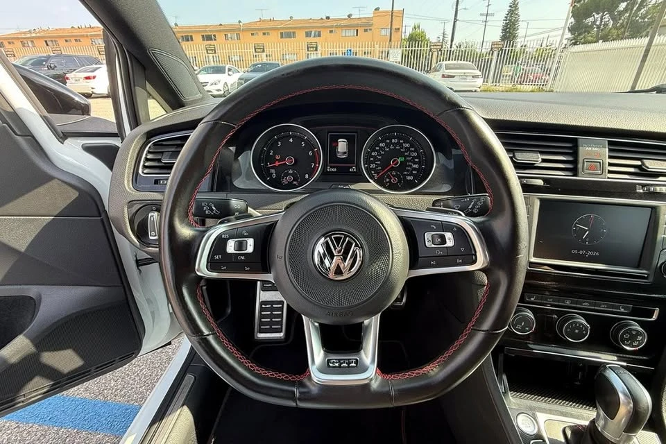 2017 Volkswagen GTI Mk7 - Image 11 of 20