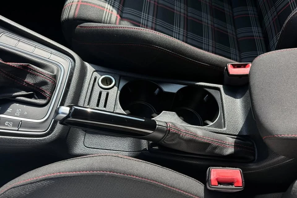 2017 Volkswagen GTI Mk7 - Image 15 of 20