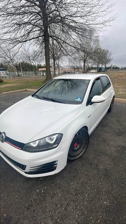 2017 Volkswagen GTI Mk7 - Image 2 of 5