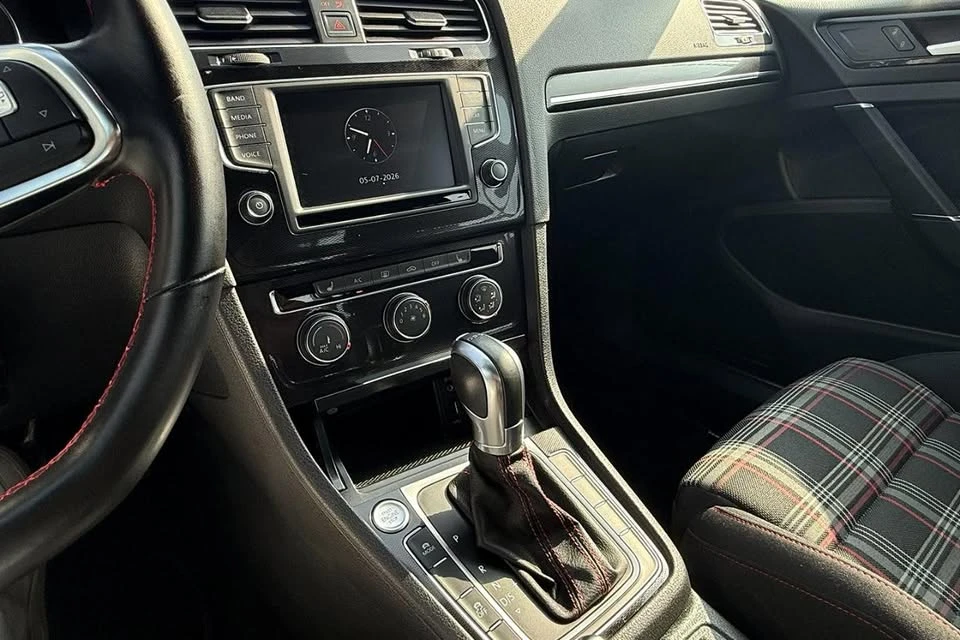 2017 Volkswagen GTI Mk7 - Image 14 of 20