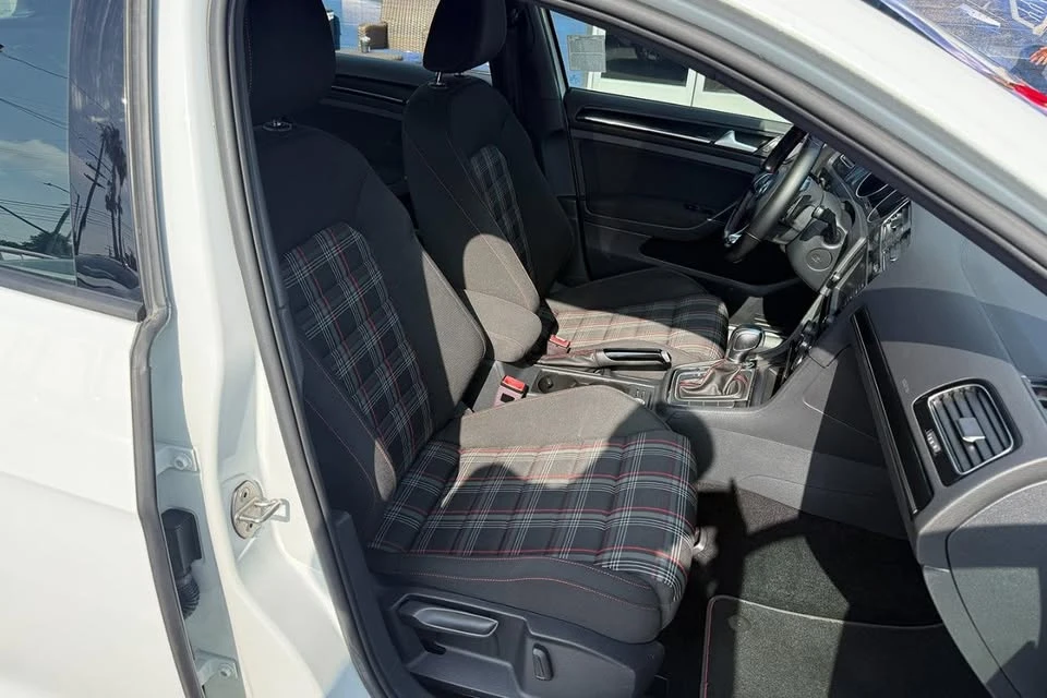 2017 Volkswagen GTI Mk7 - Image 19 of 20