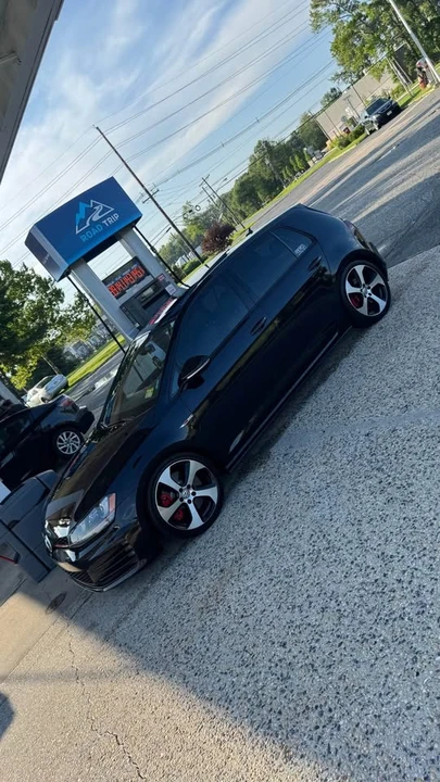 2017 Volkswagen GTI Mk7 - Image 4 of 9