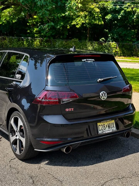 2017 Volkswagen GTI Mk7 - Image 6 of 9