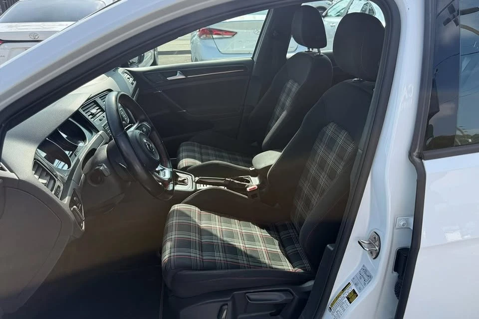 2017 Volkswagen GTI Mk7 - Image 17 of 20
