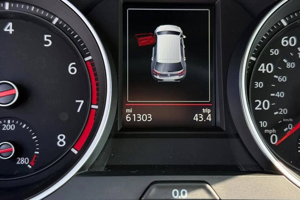 2017 Volkswagen GTI Mk7 - Image 12 of 20