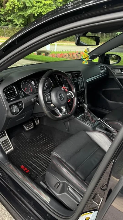 2017 Volkswagen GTI Mk7 - Image 9 of 9