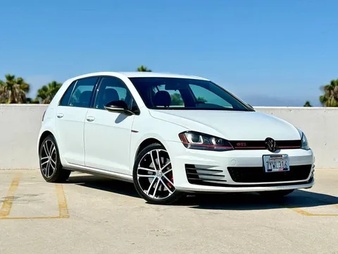 2017 Volkswagen Golf GTI Sport