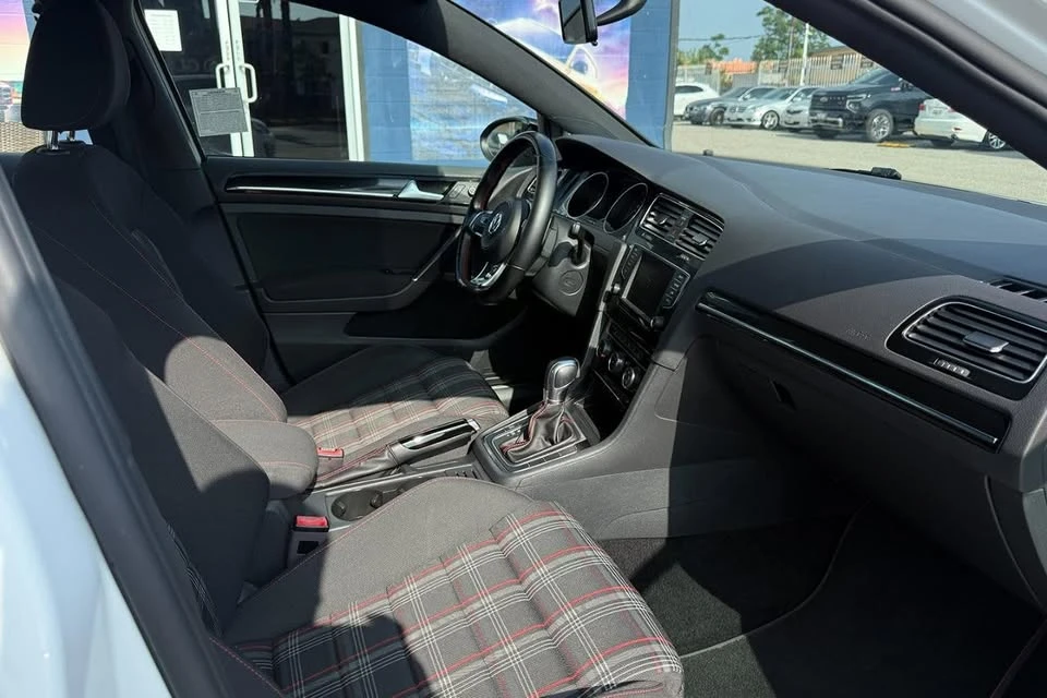 2017 Volkswagen GTI Mk7 - Image 18 of 20