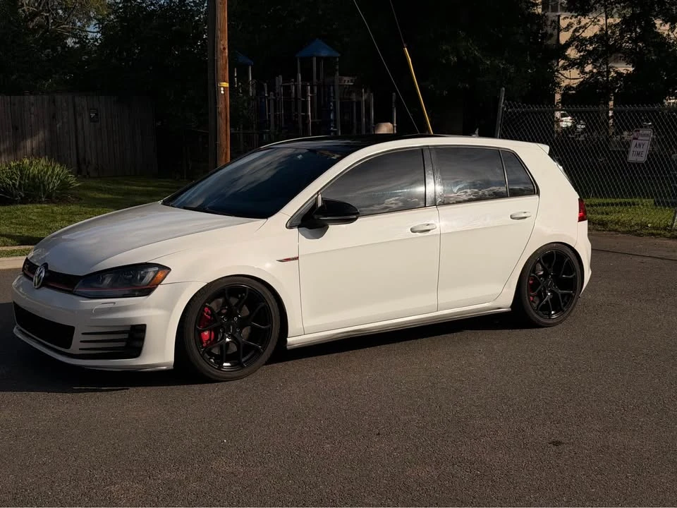 2017 Volkswagen GTI Mk7 - Image 11 of 20