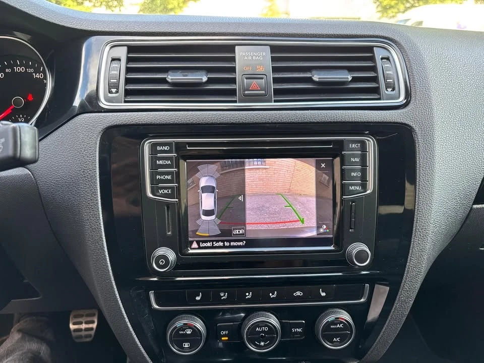 2017 Volkswagen GTI Mk7 - Image 10 of 15