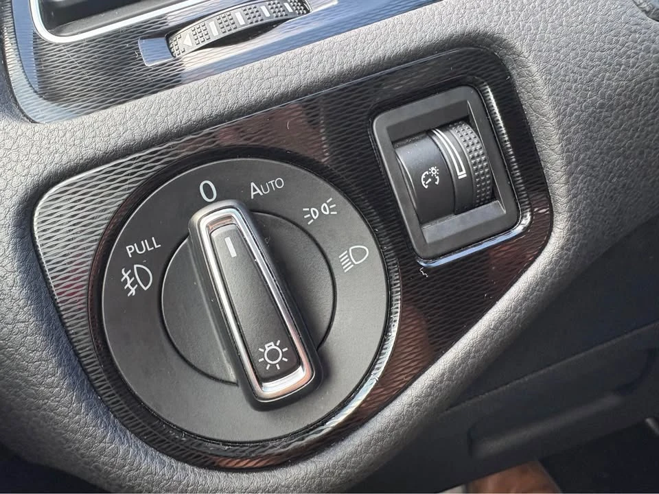 2017 Volkswagen GTI Mk7 - Image 14 of 15