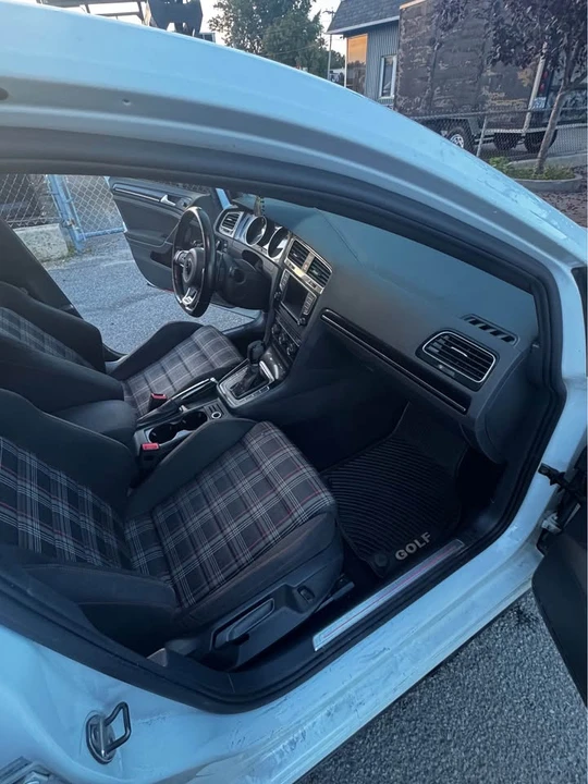 2017 Volkswagen GTI Mk7 - Image 7 of 8