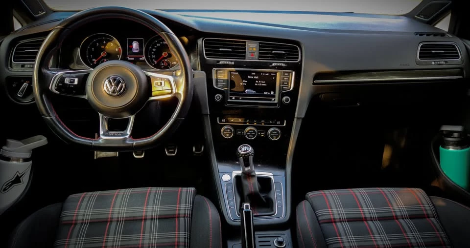 2017 Volkswagen GTI Mk7 - Image 3 of 5